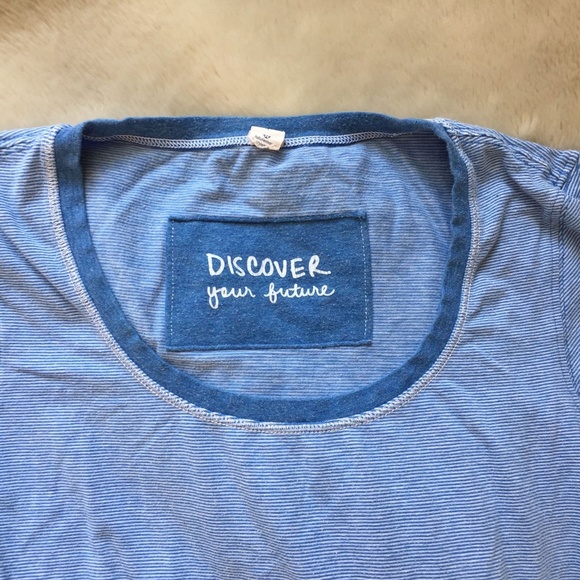 Lululemon Blue Workout T-Shirt - Picture 4 of 5